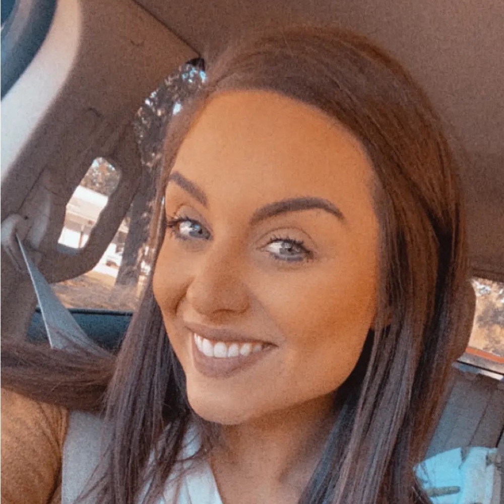 Meet your Posher, Emily